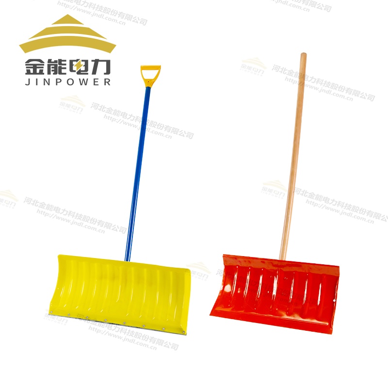 復(fù)合PE/鐵質(zhì)雙材質(zhì)推雪板加強(qiáng)筋設(shè)計(jì)